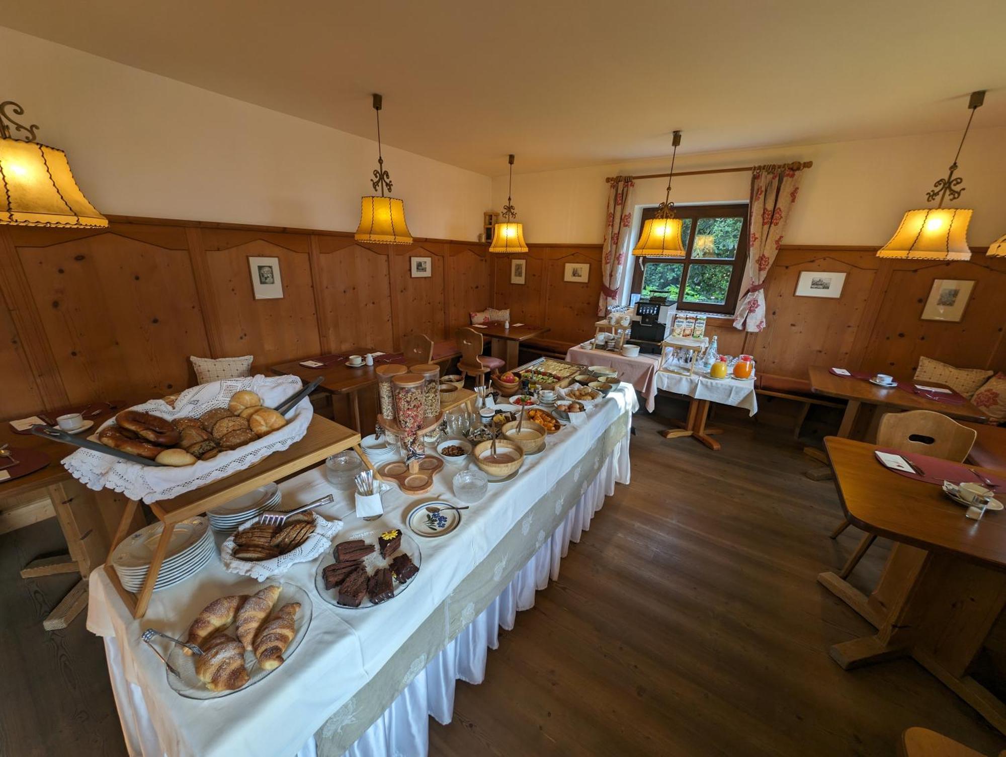 Hotel Eden Guesthouse Marlengo Eksteriør billede