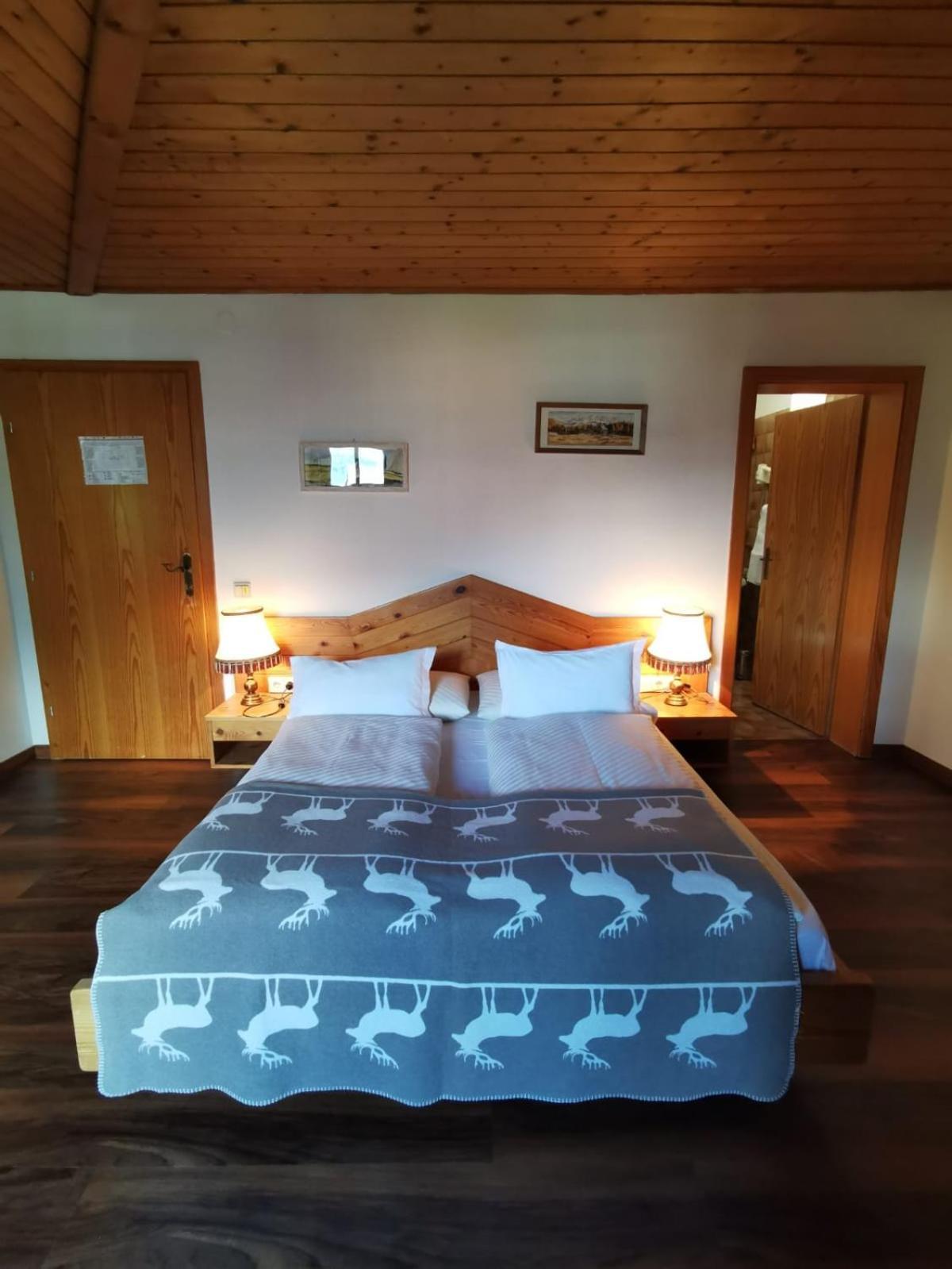 Hotel Eden Guesthouse Marlengo Eksteriør billede