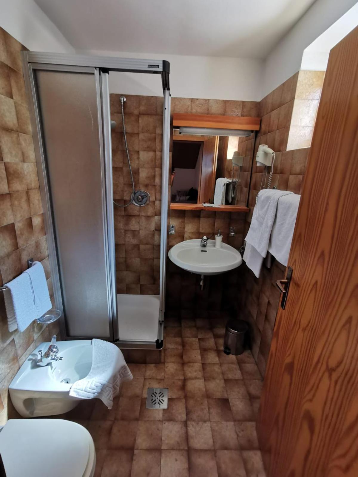 Hotel Eden Guesthouse Marlengo Eksteriør billede