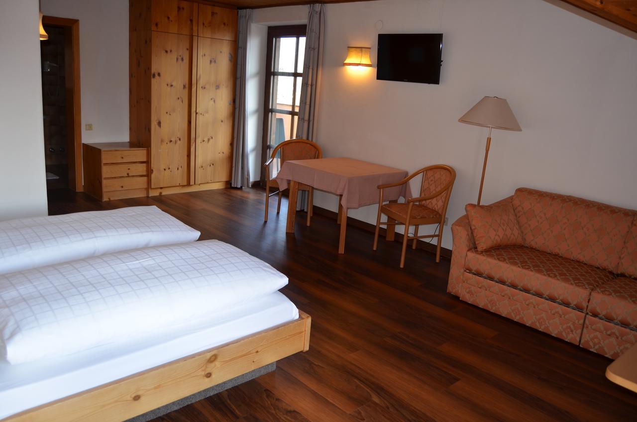 Hotel Eden Guesthouse Marlengo Eksteriør billede