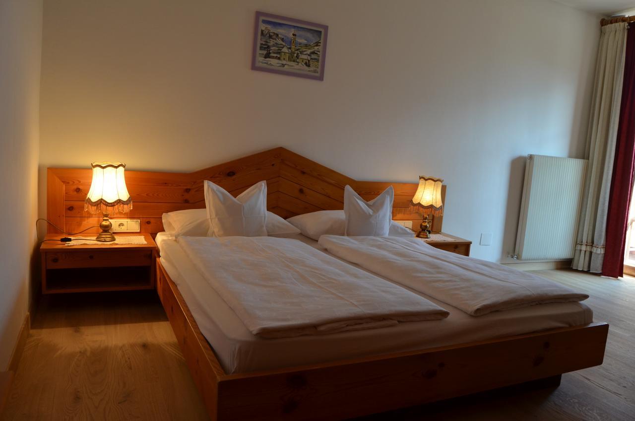 Hotel Eden Guesthouse Marlengo Eksteriør billede